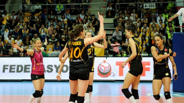 Vakıfbank 4'te 4 yaptı!