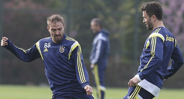 Caner'de ayrılık, Gökhan'da belirsizlik!