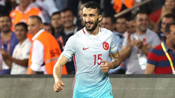 Milli Takım'da Mehmet Topal ve Gökhan Gönül şoku!