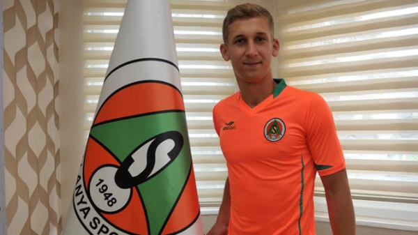 Alanyaspor'a genç sol bek!