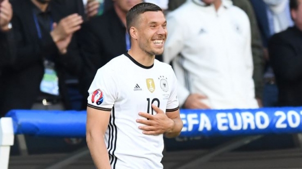 Podolski: "EURO 2016'nın formatı aptalca!"