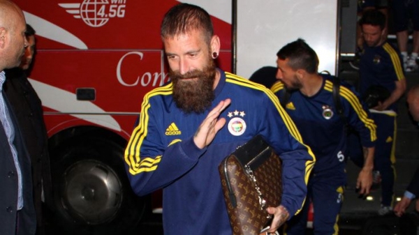 Raul Meireles, Alves’in izinde