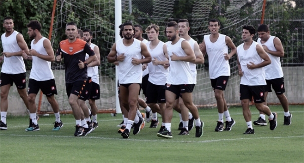 Adanaspor'un Bolu kampı sürüyor