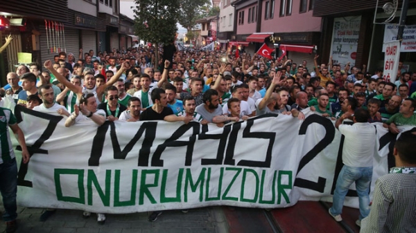 Bursaspor taraftarından protesto!