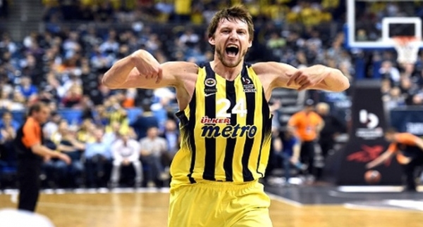 Vesely 3 yıl daha Fenerbahçe'de