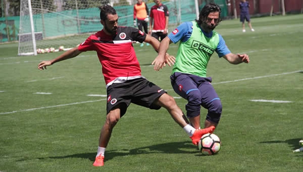 Takımda topçu kalmayınca İbrahim hoca sahalara döndü...