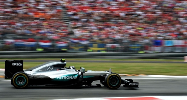 Japonya'da ilk cep Rosberg'in