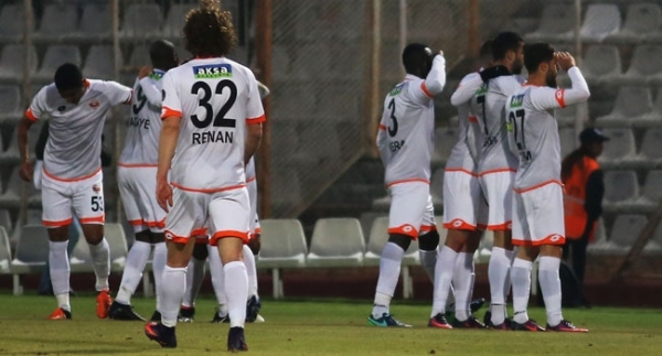 Adanaspor uzatmada nefes aldı