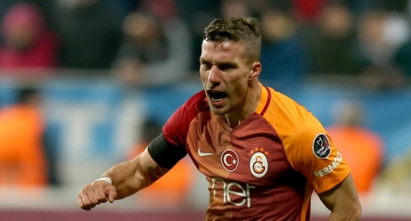 Podolski'ye Çin'den teklif var