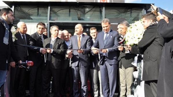 Beşiktaş'ın yeni kulüp binası açıldı