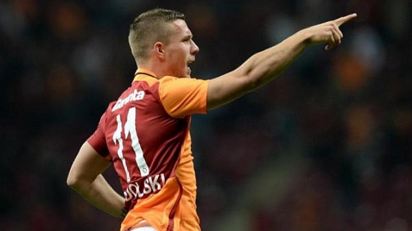 Podolski ayrılığın eşiğinde!