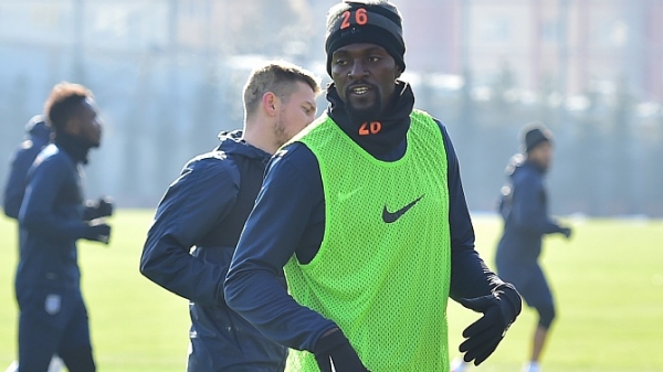 Adebayor ilk antrenmanına çıktı