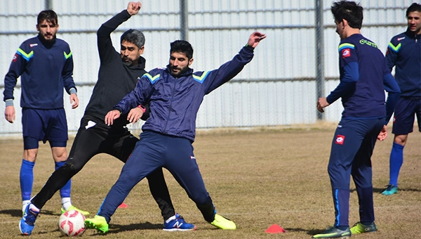 Ankaragücü'nde topa ve rakibe baskı çalışması