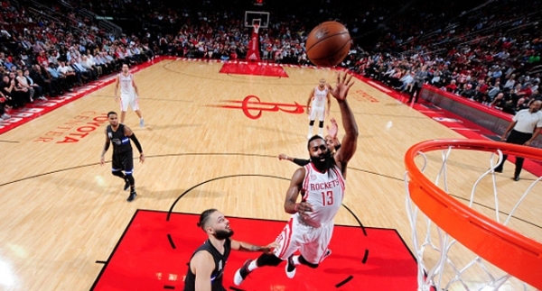 Rockets'ı yine Harden sırtladı