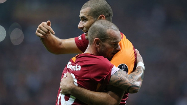 Sneijder, Süper Lig ve Avrupa'da zirvede!