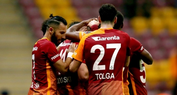 Galatasaray yine son dakikada güldü