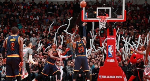 LeBron James'ten bir rekor daha!