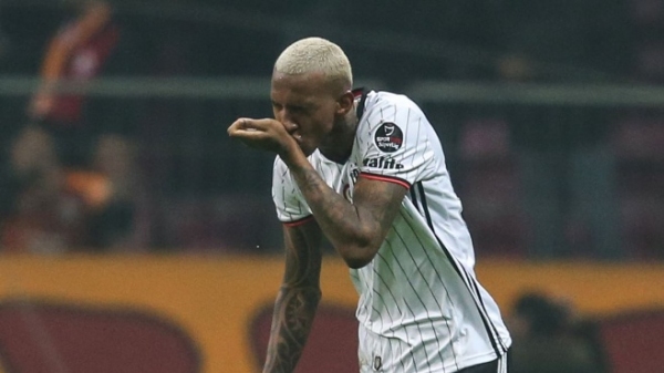 Talisca rekora koşuyor