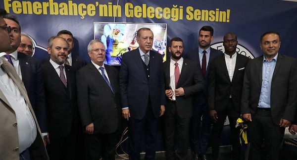 Cumhurbaşkanı Erdoğan'dan Fenerbahçe standına ziyaret