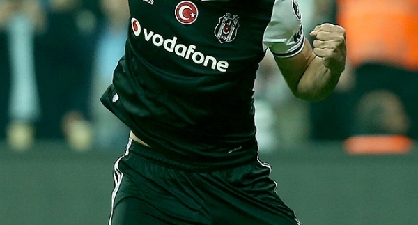 Beşiktaş'ta ilk ayrılık