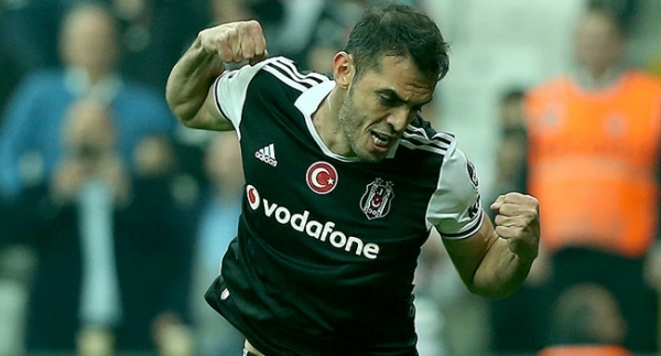 Beşiktaş'tan ayrılan ilk isim Rhodolfo oldu