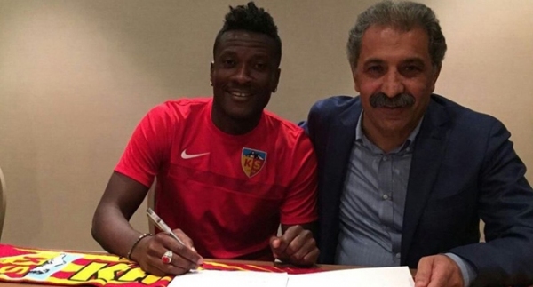 Asamoah Gyan'dan 3 yıllık imza