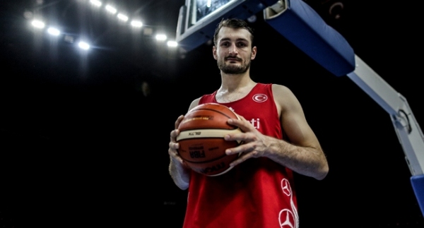 Birkan Batuk, yeniden Anadolu Efes'te