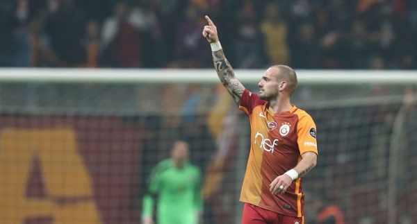 Sneijder ile kritik görüşme