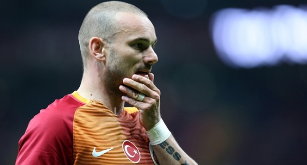 Sneijder ile yollar ayrıldı