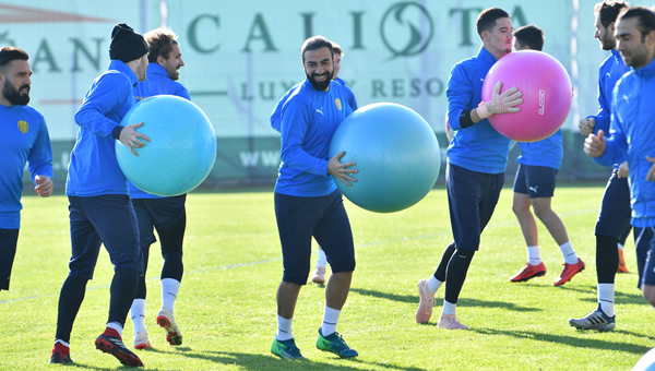 Ankaragücü'nde Erdem ve Kenan takımla çalıştı