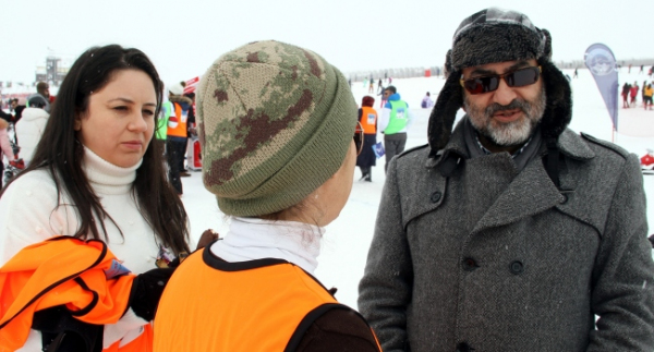 Erciyes'te kar voleybolu heyecanı